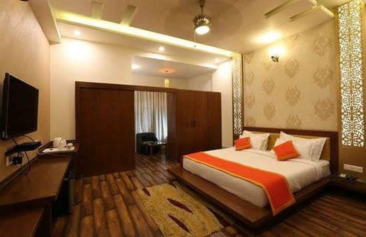 Hotel Golden Sands Dźajpur Zewnętrze zdjęcie