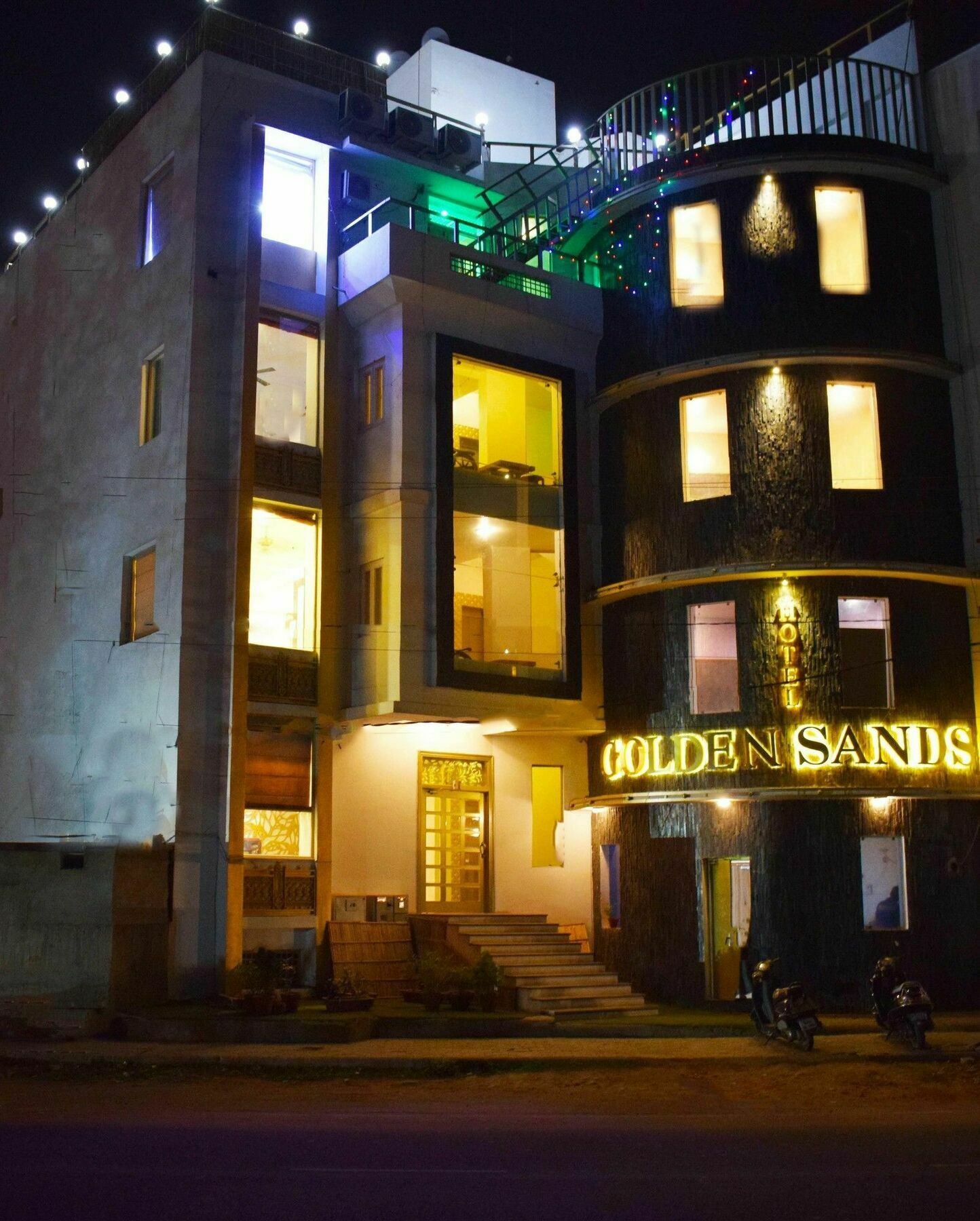 Hotel Golden Sands Dźajpur Zewnętrze zdjęcie
